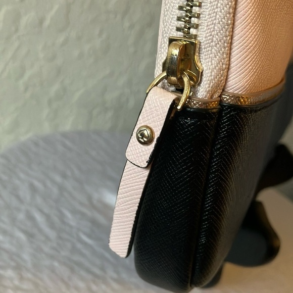 Kate Spade: Pink& Black Padded Laptop Sleeve- Gold Tone - Picture 4 of 16